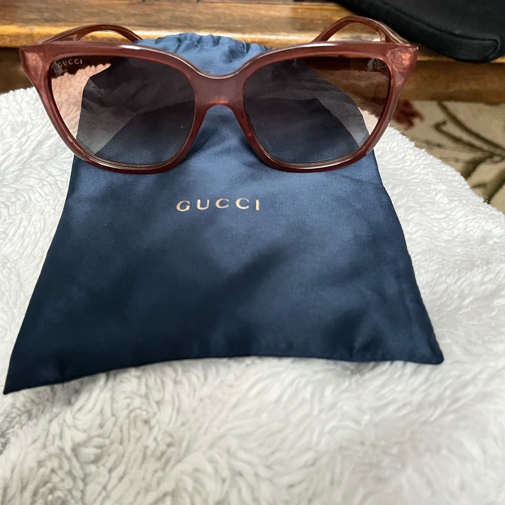 Gucci square 56mm sunglasses pink